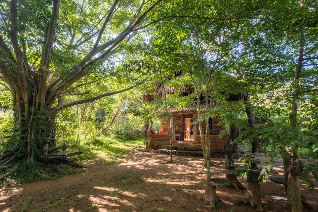 Banyan Camp Villa Hambegamuwa Esterno foto