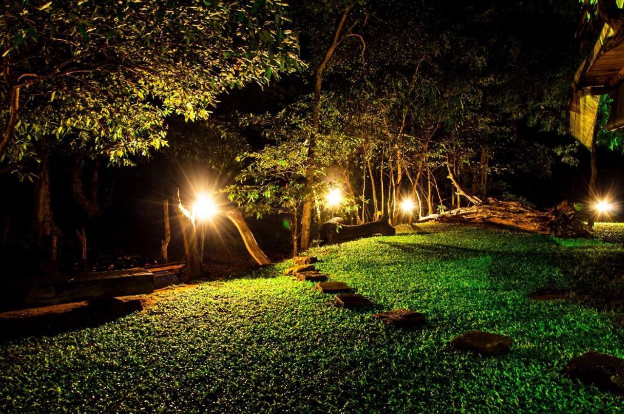 Banyan Camp Villa Hambegamuwa Esterno foto