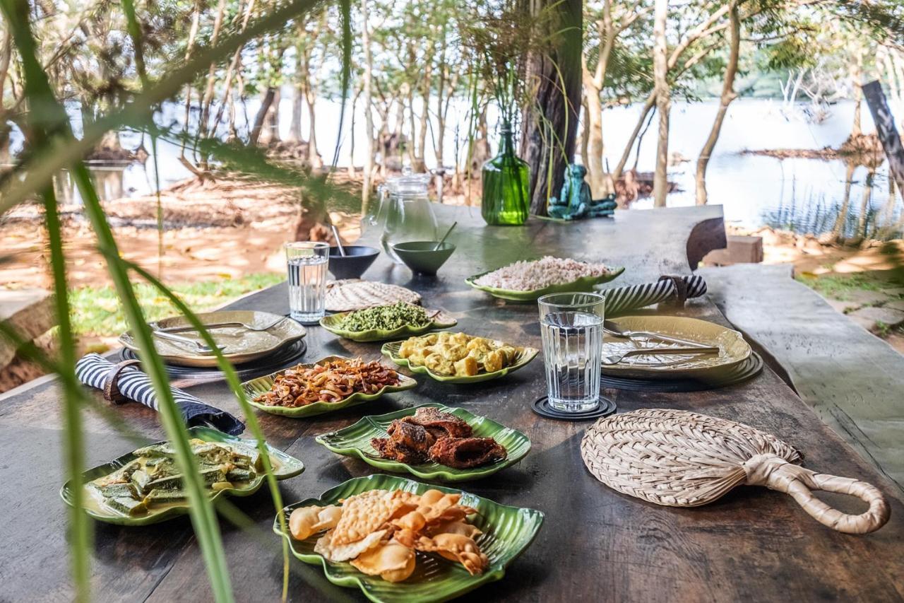 Banyan Camp Villa Hambegamuwa Esterno foto